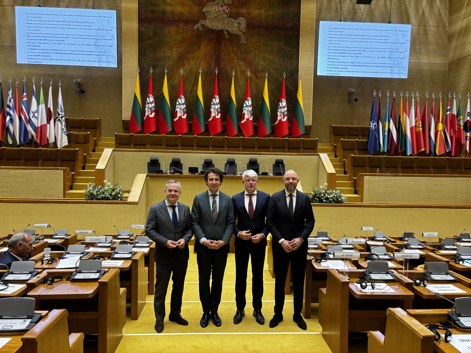 De delegatie in de plenaire zaal